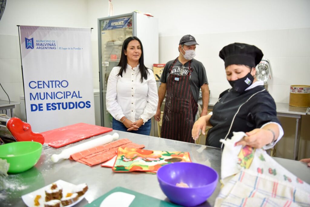 Noe Correa visitó el Centro Municipal de Estudios de Malvinas Argentinas  