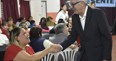 El intendente Julio Zamora reconoció a trabajadoras de Ricardo Rojas
