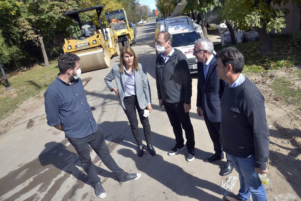 El Municipio de Tigre continúa con más trabajos de pavimentación y nuevas veredas en Benavídez