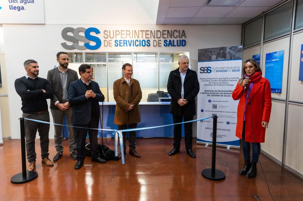 Malena Galmarini inauguró un espacio de atención al público a disposición de la Superintendencia de Servicios de Salud en la sede de AySA en Béccar