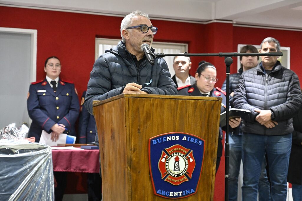 Julio Zamora acompañó el 60° aniversario de la Sociedad de Bomberos Voluntarios de Benavídez