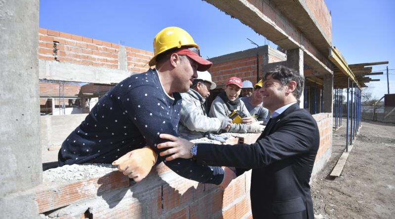 Kicillof recorrió los avances de obras de infraestructura en Leandro N. Alem