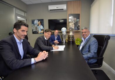 La Provincia firmó un convenio con la AFA para facilitar trámites de documentación en clubes de fútbol