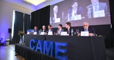 Kicillof participó de la reunión del Consejo Directivo de CAME