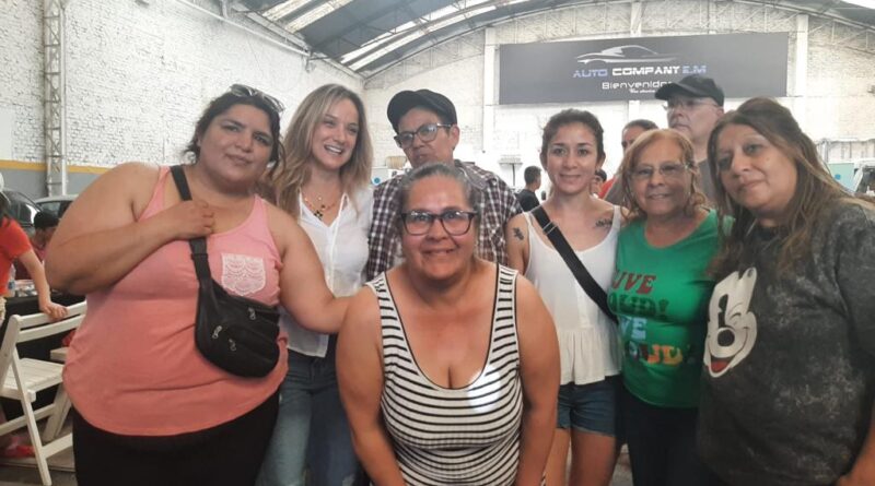 Malena Galmarini celebró junto a vecinos y vecinas de Tigre el próximo aniversario de Troncos del Talar