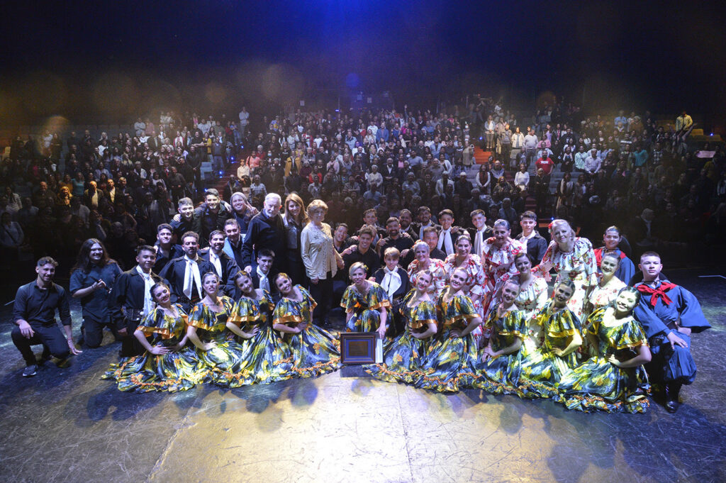 El Municipio de Tigre distinguió al Ballet de Arte Folklórico Argentino luego de su gira por España