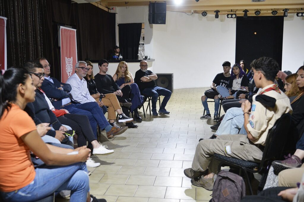 Julio Zamora en General Pacheco: “Las reuniones son una herramienta poderosa para diseñar una agenda municipal que aborde las problemáticas y las necesidades de los jóvenes”