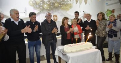 Julio Zamora participó del 20° aniversario del Centro de Jubilados "Los Girasoles" en Troncos del Talar