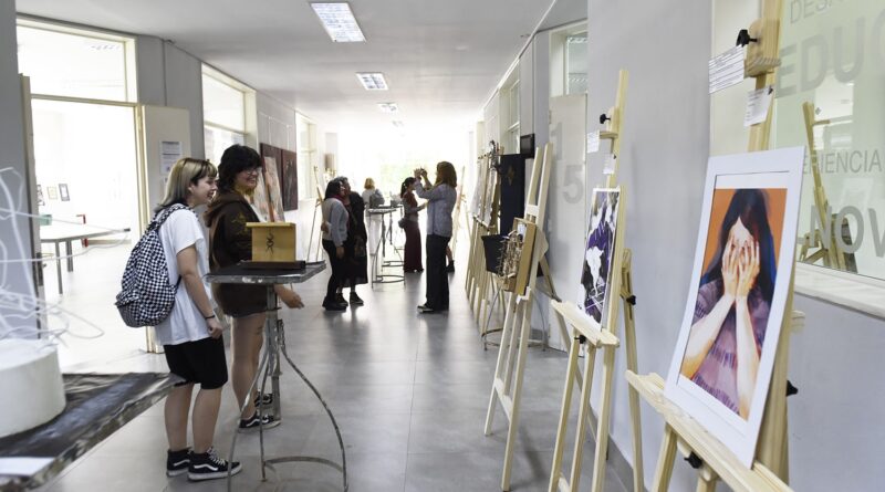 El Municipio de Tigre y la UNA inauguraron la primera muestra de la carrera de Artes Visuales