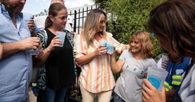 Malena Galmarini y Jaime Méndez habilitaron una nueva red de agua potable en el Barrio Mitre de San Miguel