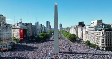 Argentina campeón mundial Argentina campeón mundial Miles de argentinos coparon el Obelisco para festejar