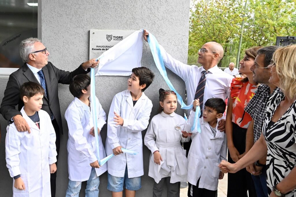 Julio Zamora inauguró la ampliación y remodelación de la Escuela Primaria N° 44 “Henry Ford” de Ricardo Rojas
