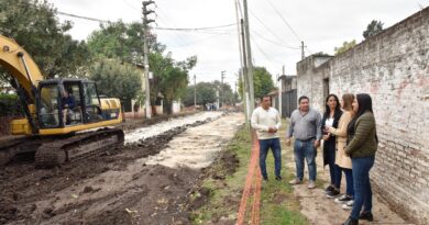 Noe Correa visitó la obra de las calles Bacacay y Los Eucaliptus
