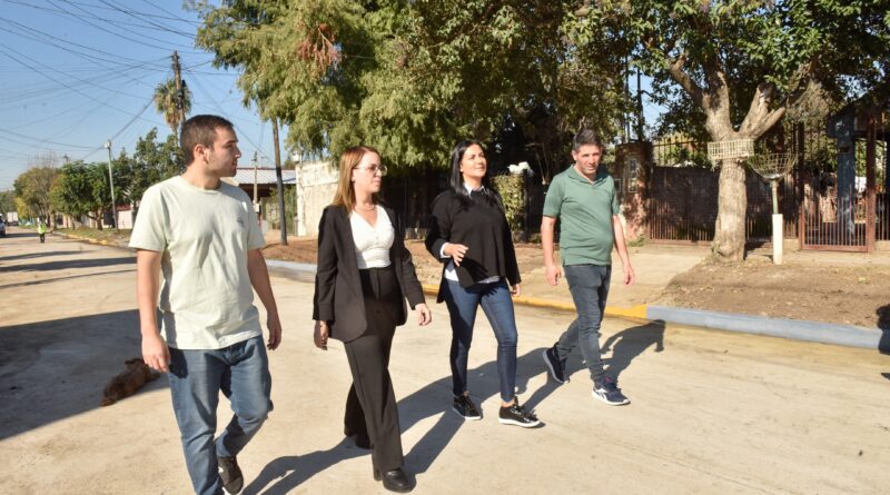 Noe Correa visitó el nuevo pavimento de la calle Lavallol