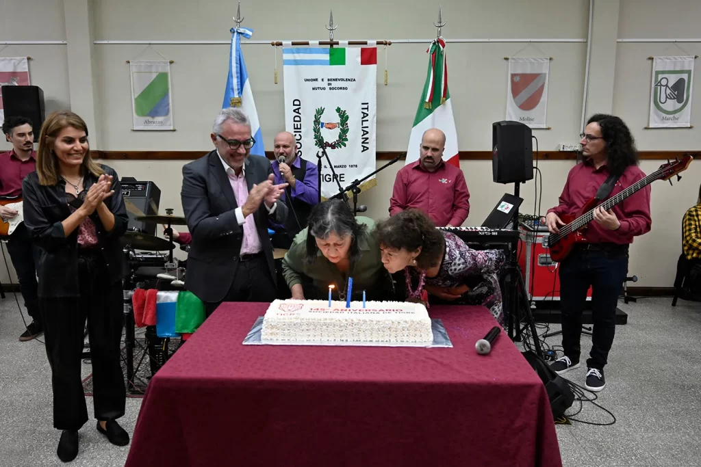 Julio Zamora acompañó a la Sociedad Italiana de Tigre en su 145° aniversario dentro de la comunidad