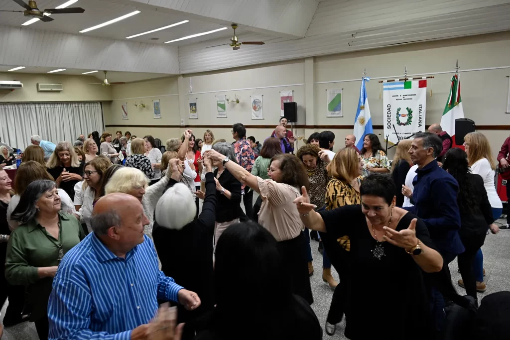 Julio Zamora acompañó a la Sociedad Italiana de Tigre en su 145° aniversario dentro de la comunidad