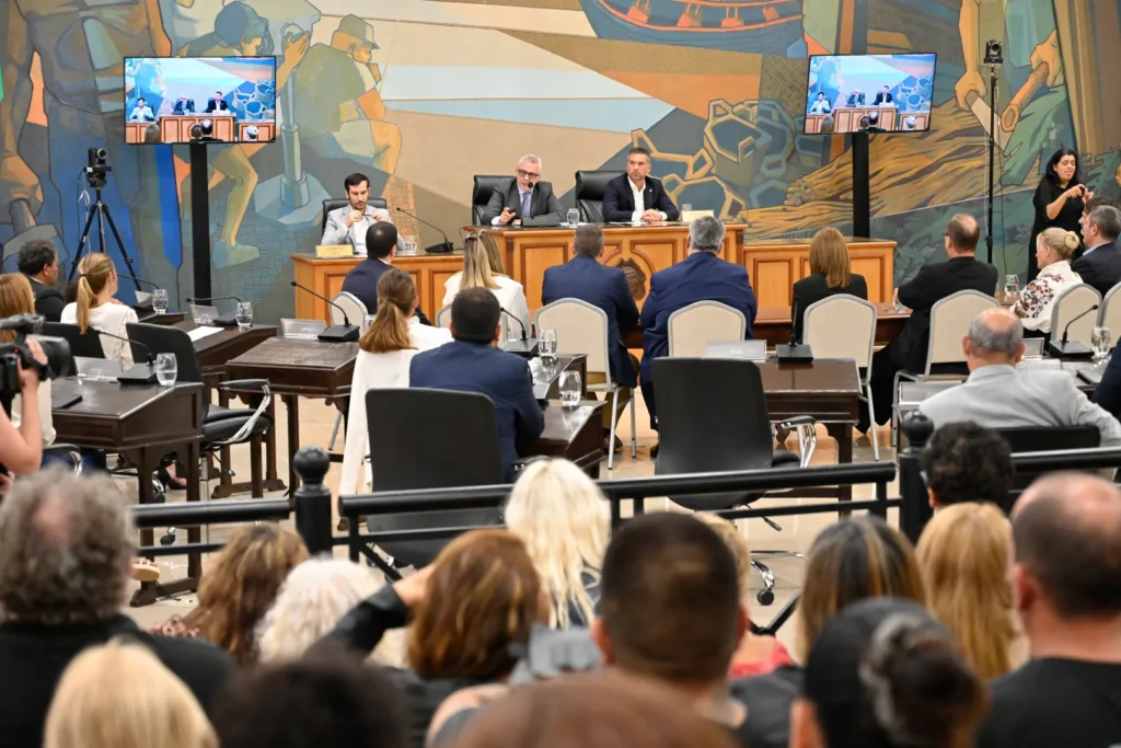 JULIO ZAMORA EN EL HCD: "VAMOS A TRABAJAR EN UNA NORMATIVA QUE REGULE LAS ALTURAS DE LAS EDIFICACIONES Y RESPETE LA IDENTIDAD DE CADA LOCALIDAD DE TIGRE"
